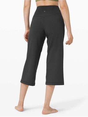 lululemon athletica Black Wide-Leg Crop Capris